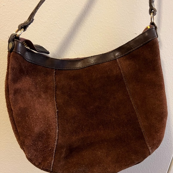 BUNDLE OF POCKETBOOKS 4 - Picture 7 of 12